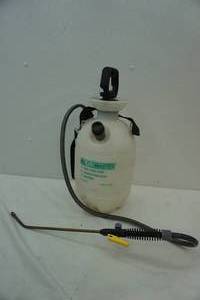 lot 51 image: RL Flo Master 2 gallon sprayer
