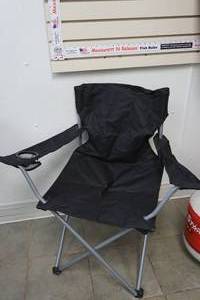 lot 57 image: fold-up lawn chair