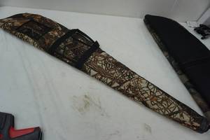 lot 64 image: camo gun case