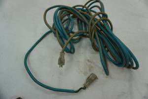 lot 76 image: Blue tan extension cord