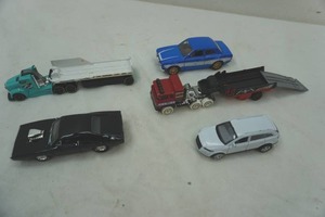 lot 89 image: Hot Wheels & other diecast cars