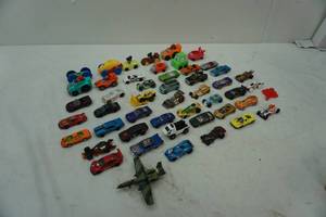 lot 90 image: Hot wheels and other cars