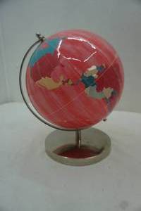 lot 110 image: Pink globe 10 tall 8 wide