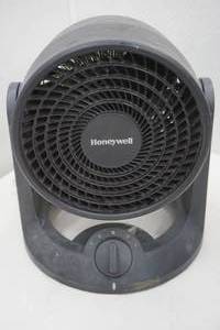 lot 125 image: Honeywell heater fan