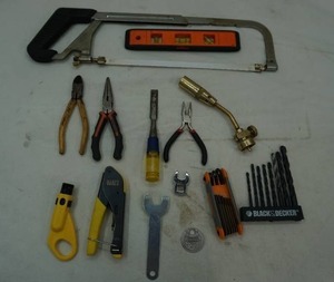 lot 186 image: hardware lot