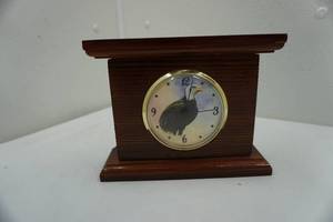 lot 222 image: Mantle Clock Eagle