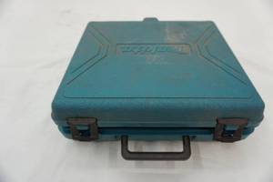 lot 271 image: Makita drill in case - no battery, with charging block