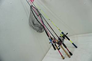 lot 316 image: fishing rod and reel comb