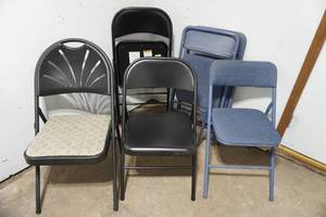lot 339 image: Folding chairs