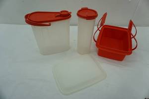 lot 360 image: Tupperware lunch keeper, pitcher and spaghetti container
