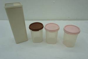 lot 378 image: Cheese keeper and Round 2 Modular Mate