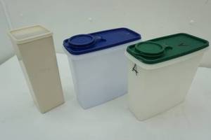 lot 383 image: Tupperware cereal keepers and cheese keeper