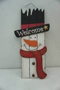 lot 413 image: Wood Santa welcome sign
