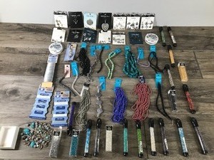 lot 64 image: Lot of Jewelry Making Material - Silver beading wire - stretch cord - Pendants - Charms - Glass beads - Natural agate stones - Natural shells