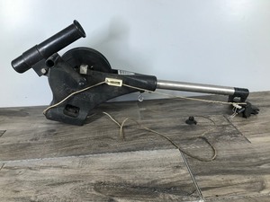 lot 96 image: Cannon Uni-Troll 6 Down Rigger Fishing Reel