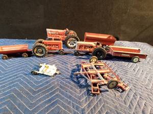 lot 180 image: Vintage metal tractors and accessories