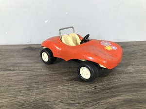 lot 119 image: Vintage Tonka Dune Buggy 1970s Flower Decal Metal Car Vehicle Made in USA