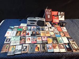 lot 238 image: Box of cassettes, cassetteradio, headphones