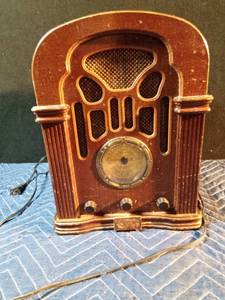 lot 196 image: Thomas radio with cassette player