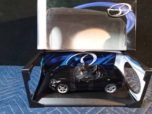 lot 189 image: 2005 Special edition Chevrolet Corvette diecast replica (never been removed from box)