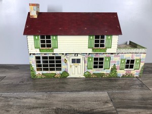 lot 354 image: Vintage Marx Litho Tin Doll House