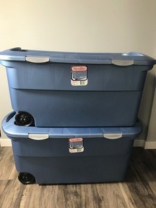 lot 374 image: 2 - 45 Gallon Sterilite Totes on Wheels