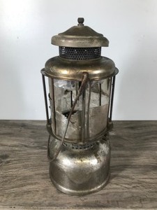 lot 388 image: Quick Lite Coleman Lantern