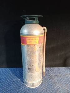 lot 253 image: Large General fire extinguisher