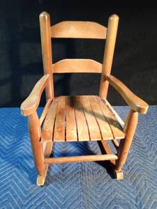 lot 274 image: Childs wood rocker