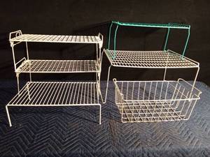 lot 277 image: Organizing racks
