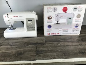 lot 393 image: Singer Brilliance 6180 Sewing Machine with Box and Accessories