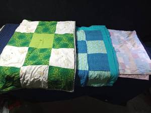 lot 315 image: 3 Handmade quilts