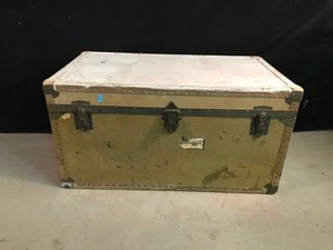 lot 2 image: Vintage Yale Metal  Wood Trunk