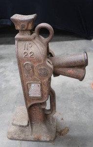 lot 28 image: NO. 22 SIMPLEX RAILROAD MECHANICAL RATCHET JACK