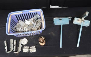lot 45 image: 2 CLAMP ROLLERS, VARIETY OF HINGES