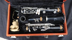 lot 72 image: VITO LEBLANC 40 BB CLARINET WITH CASE