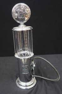 lot 85 image: LIQUOR DISPENSER