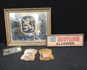 lot 93 image: BAR DECORATIVE ITEMS