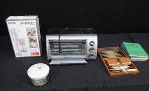 lot 104 image: KITCHEN APPLIANCES