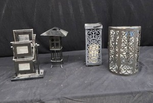 lot 107 image: FERRIS WHEEL PHOTO FRAME, AND METAL CANDLE HOLDERS