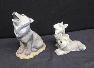 lot 109 image: WOLF FIGURINES