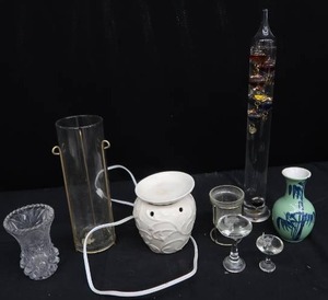 lot 122 image: ASSORTMENT OF DIFFERENT GLASS DECOR INCLUDING A GALILEO THERMOMETER