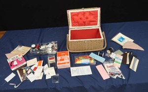 lot A30 image: VINTAGE WOVEN SEWING PICNIC BASKET  SEWING ITEMS