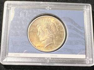 1925 US PEACE SILVER DOLLAR IN CASE