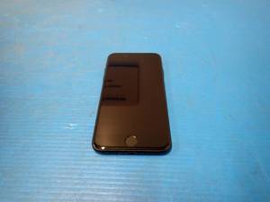 lot 14 image: Apple&nbspiPhone 7 A1778  32GB of storage  AT&ampT Carrier Locked  Includes charging cable 
