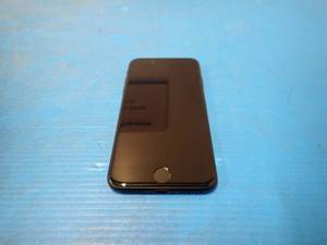 lot 15 image: Apple&nbspiPhone 7 A1660  32GB of storage  Cellular Carrier Unlocked  Includes Charging Cable 