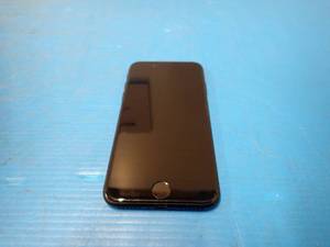 lot 16 image: Apple&nbspiPhone 7 A1778  32GB of storage  AT&ampT Carrier Locked  Includes Charging Cable  light scratches on screen