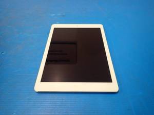 lot 40 image: Apple&nbspiPad Air 1st Gen A1474  32GB of storage  WIFI Only  Includes Charging Cable 