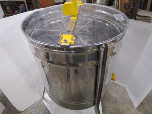 Hand Crank Mann Lake Extractor 189
