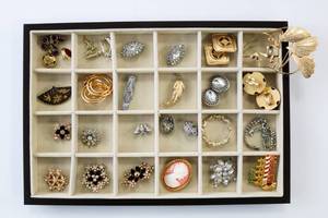 lot 31 image: Costume Jewelry Lot of Cufflinks and Earrings